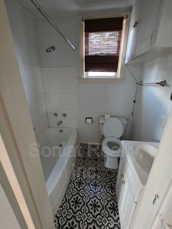 Photo - 1019 Clouet St Unit Front