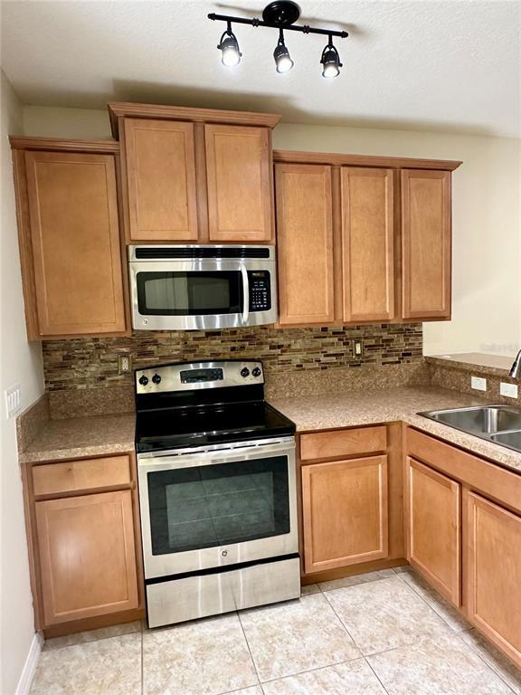 Photo - 1121 Trillium Park Ln
