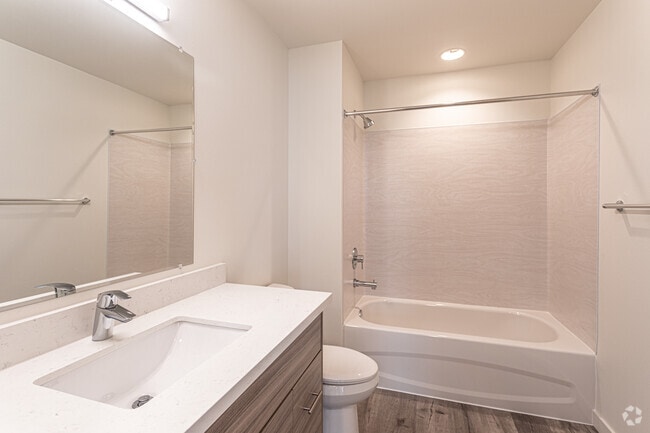 1BR, 1BA - 654SF