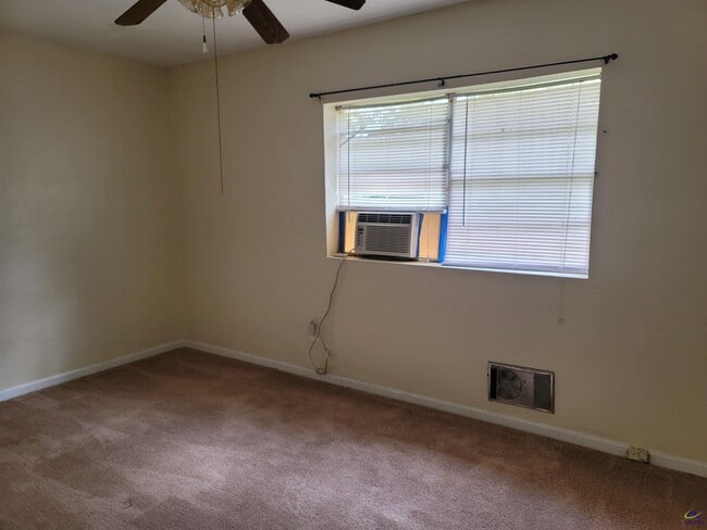 Photo - 605 S Pleasant Hill Rd