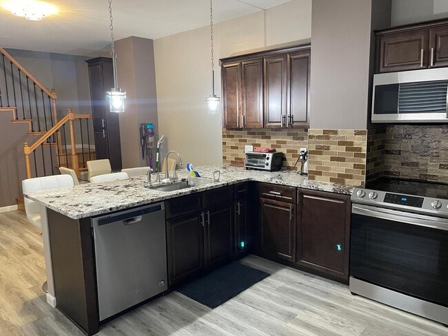 Photo - 362 Hosack St