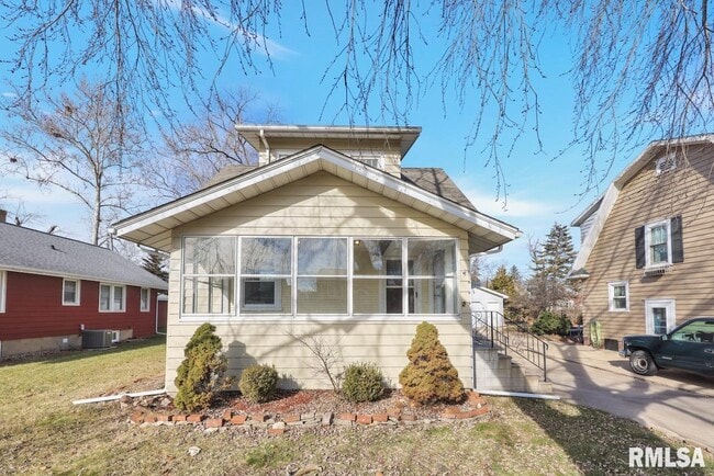 Building Photo - 2601 W Kenwood Ave