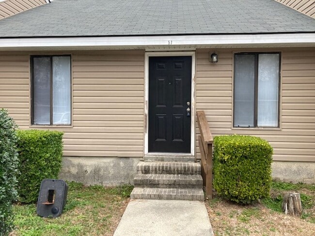 Building Photo - 2 Bedroom at Southern Villa