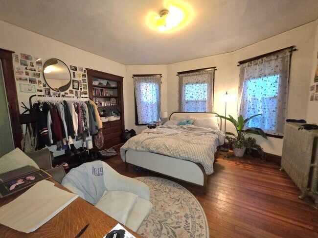 Photo - 27 Parker Hill Ave Unidad A1