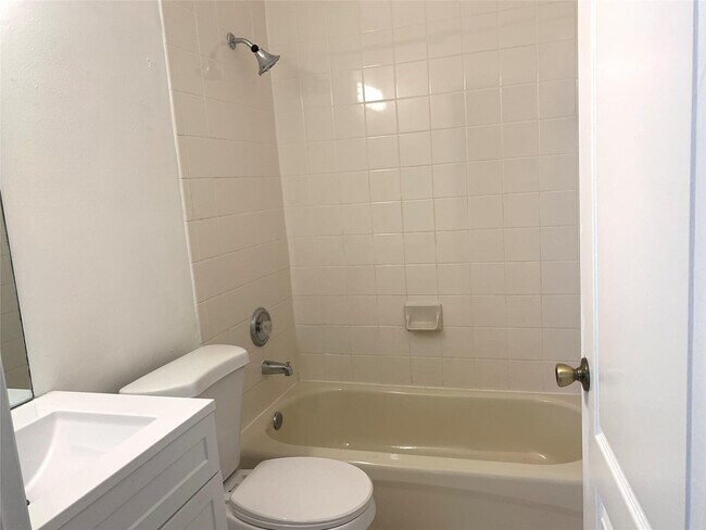 Photo - 256 Riverwalk Cir