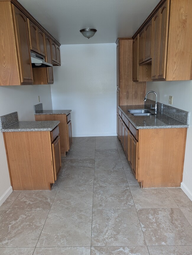 Building Photo - 4435 Bonnie Brae St Unit 3