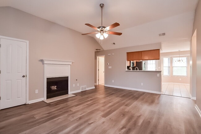 Photo - 1928 Thomas St