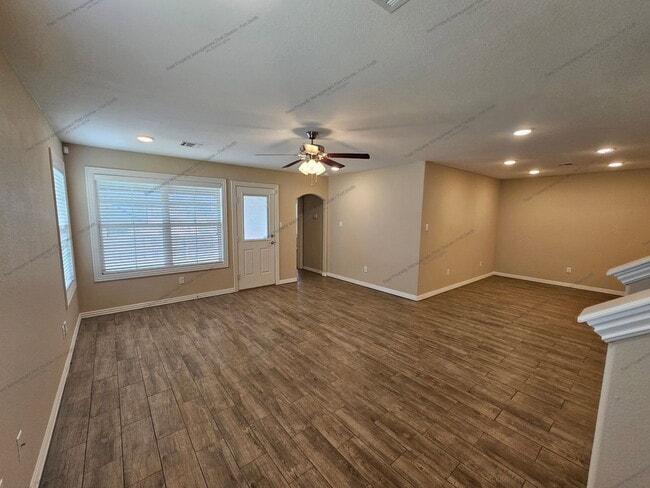 Photo - 6615 Leightyn Ln