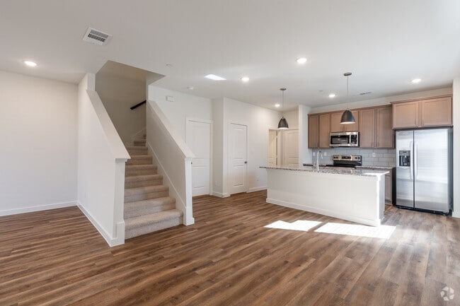 3BR , 2,5BA - 1.669SF - Canvas at Grand Prairie Townhomes