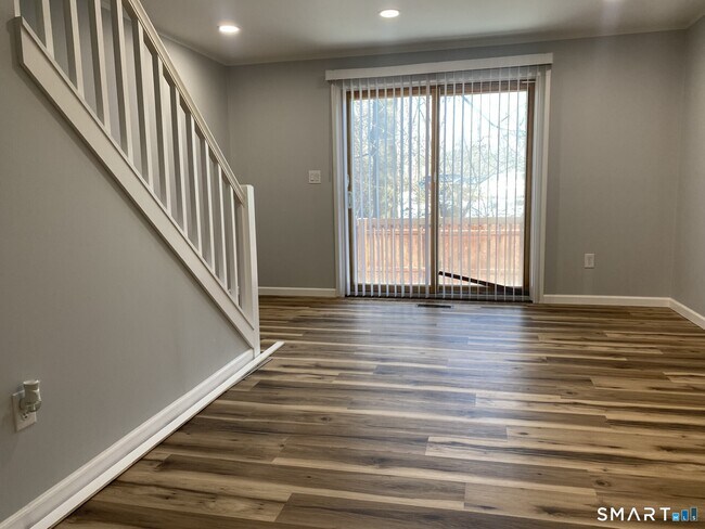 Photo - 421 Allen St Unidad APT C6