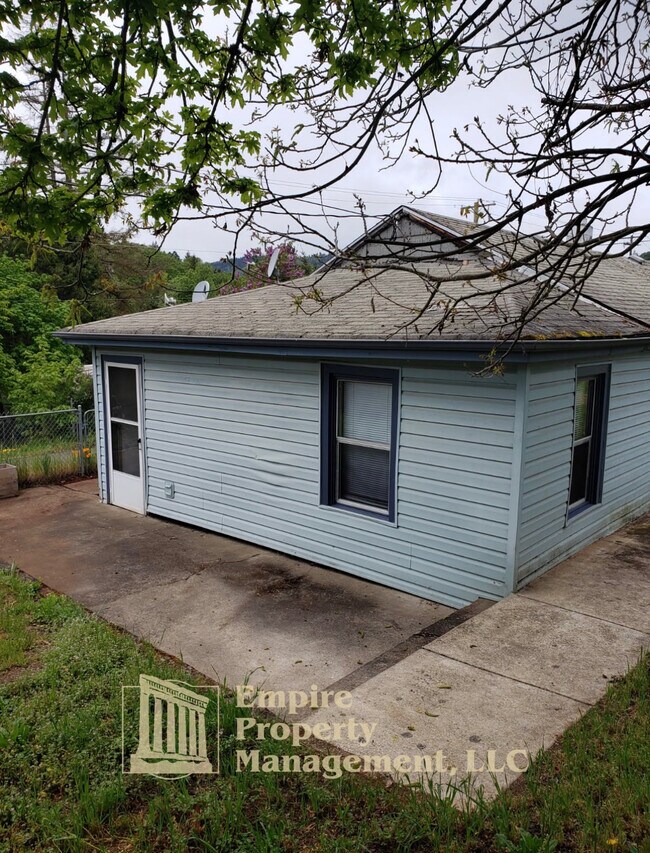 Photo - 1779 SE Giles St