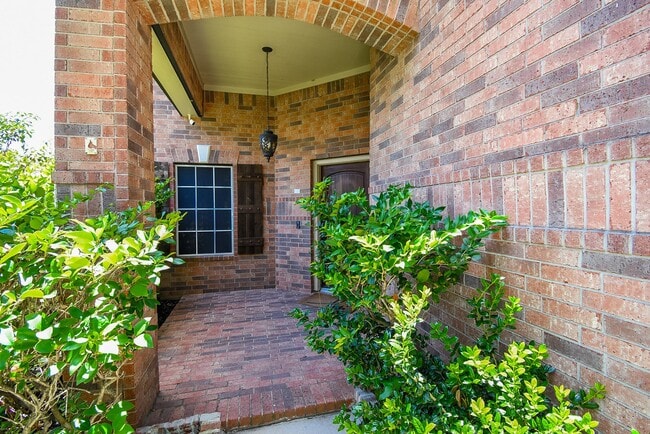 Photo - 16915 Locust Springs Dr