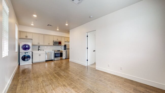 Photo - 1 bedroom Granny unit! (Above Garage) with...