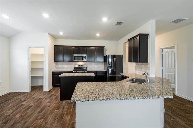 Photo - 913 Rosewood St