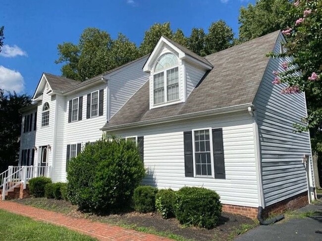 Photo - Bayhill Pointe - 4 Bedroom 2 1./2 Bath Col...