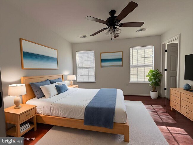 Photo - 439 Ginkgo Terrace NE