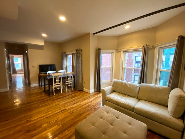 Photo - 1031 Tremont St Unidad 4