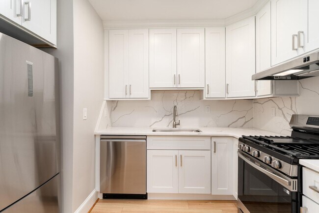 Photo - 523 Constitution Ave NE