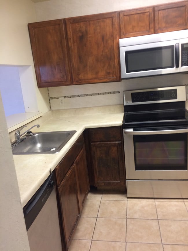 Photo - 5213 Via Hacienda Cir