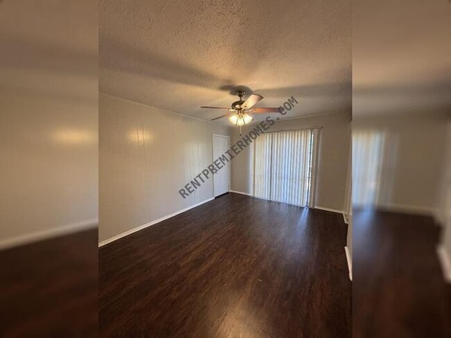 Photo - 1220 Twin Lakes Dr