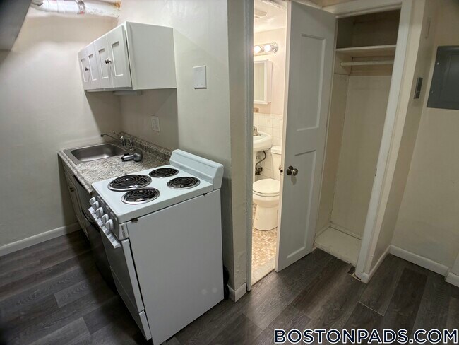 Photo - 51 S Huntington Ave Unidad B1