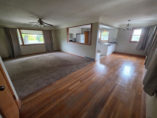 Photo - 906 Elm Ave