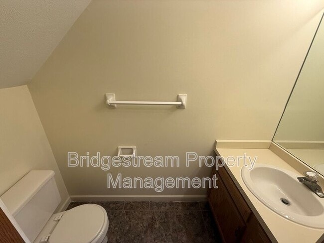 Photo - 4583 Burchdale St