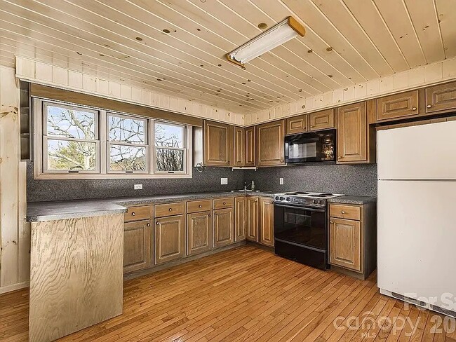 Photo - 201-201 Roland Hill Rd Unit 1