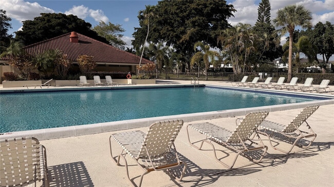 Photo - 110 Lake Emerald Dr Unit 107