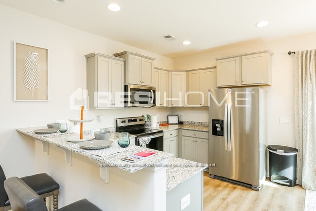Photo - 142 Copperleaf Ln