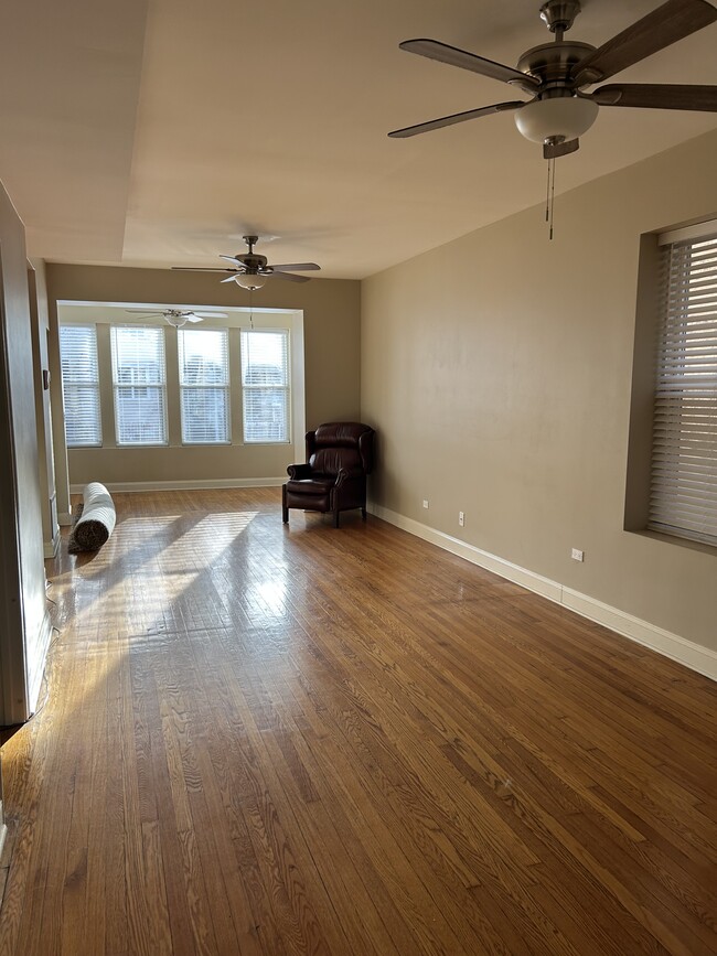 Photo - 4716 N Sawyer Ave Unit 1F