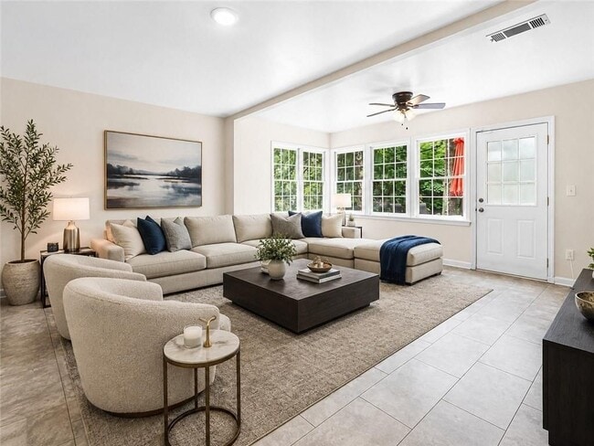 Photo - 105 Leyland Ct