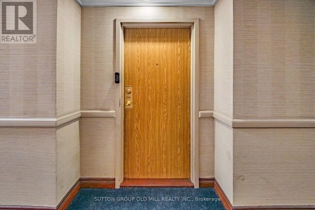 Photo - 1360 Rathburn Rd E Unit 206