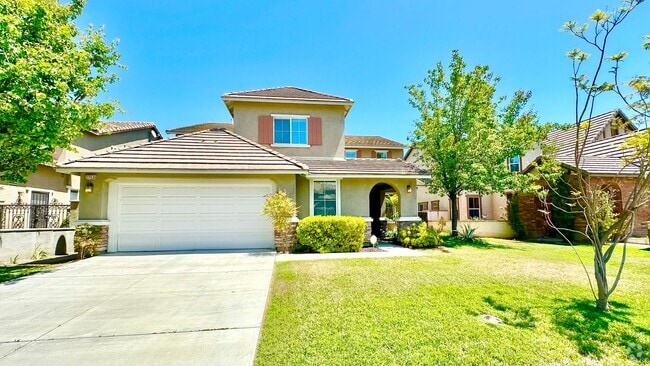 Building Photo - Wonderful Executive Style Two-Story Home i...