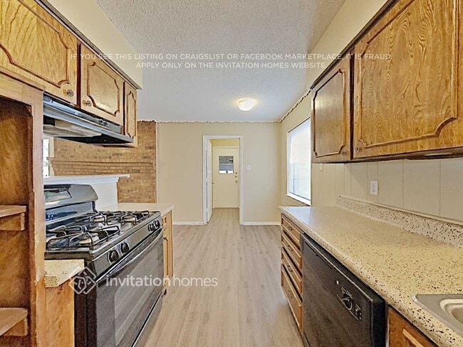 Photo - 150 Valleyglen Dr