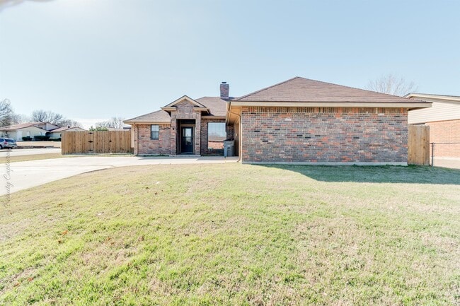 Building Photo - 4835 SE Tattershall Way