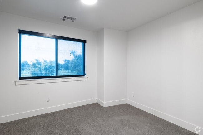 2BD, 2.5BA - 1275SF