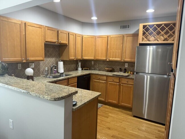 Photo - 54 La Rue Pl NW