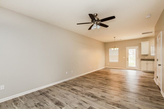 Photo - 812 Caper St