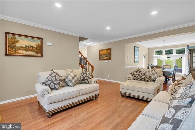 Photo - 1202 Champlain Dr