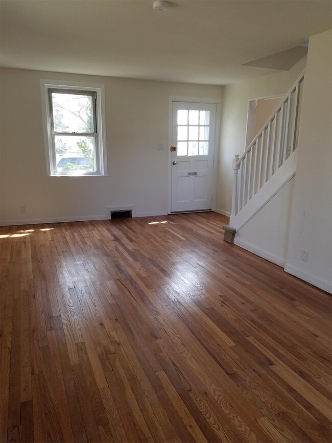 Photo - 1935 E Pennsylvania St