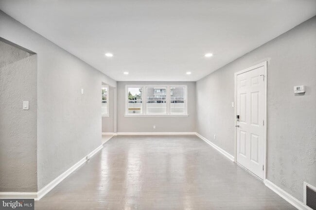 Photo - 2137 Bryn Mawr Ave