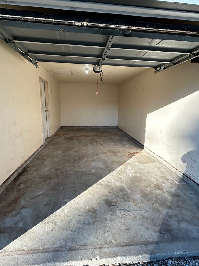 Photo - 214 S 4th Ave