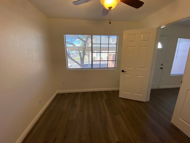 Photo - 2301 E University Dr