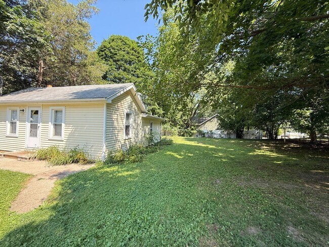 Photo - 2-Bedroom Single-Family Home in Vandercook Lake