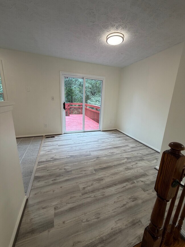 Photo - 2110 Commodore Ct