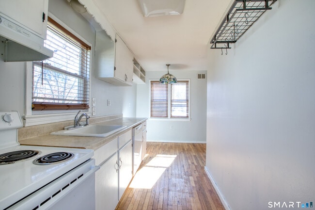 Photo - 124 Mayflower St