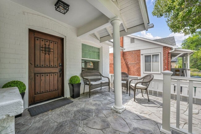 Photo - 574 Reno Ave