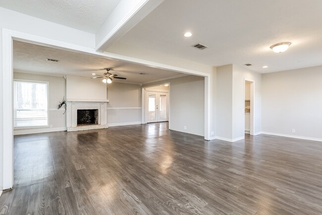 Photo - 52 Crossgates Dr