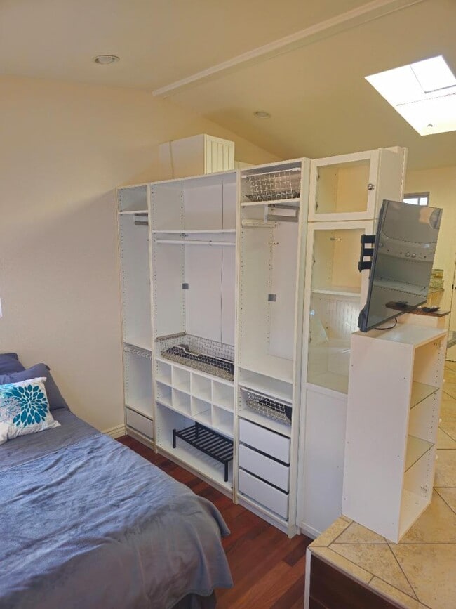 Building Photo - 229 Moana Pl